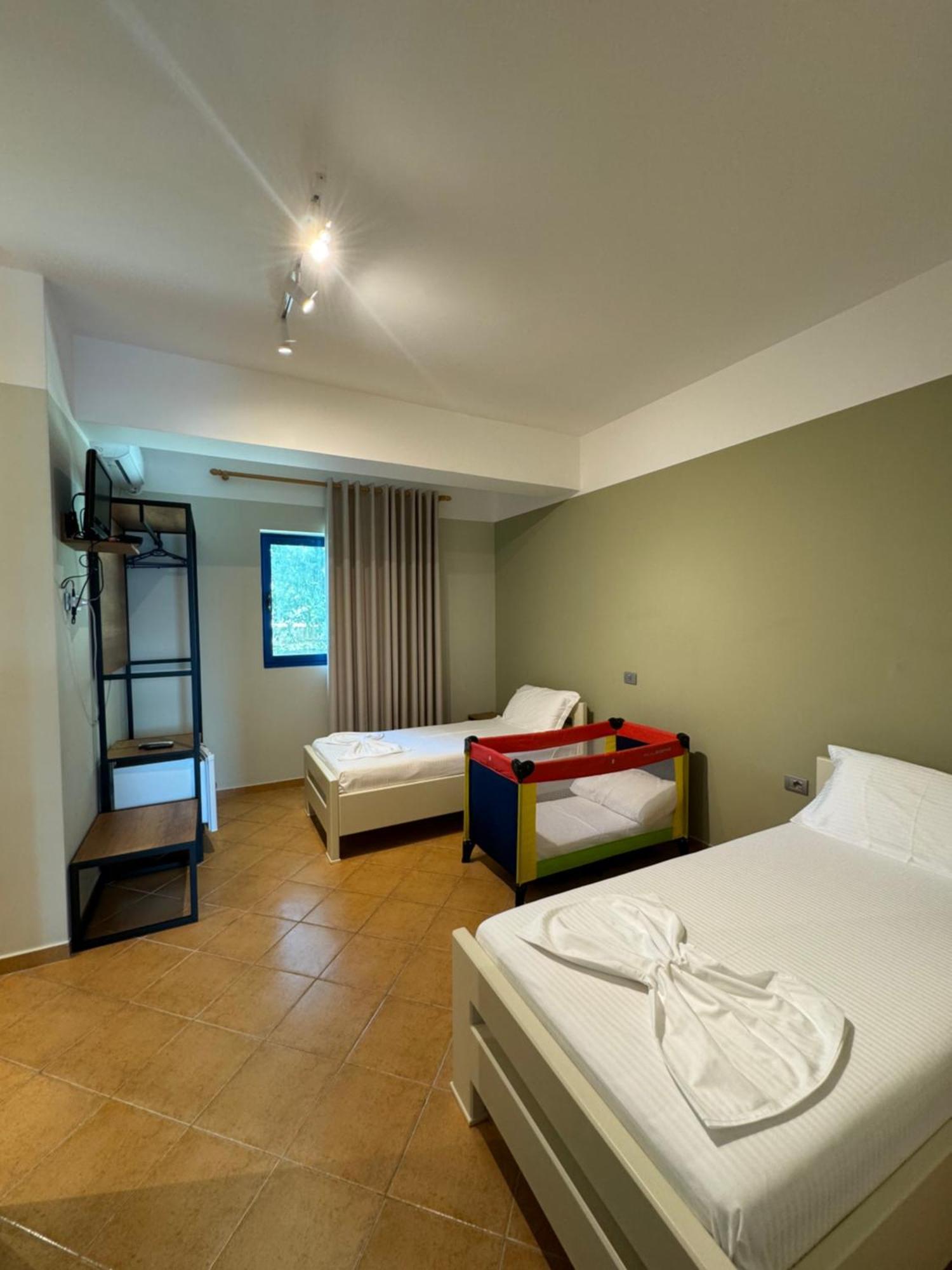 Hotel Cekodhima Radhimë المظهر الخارجي الصورة